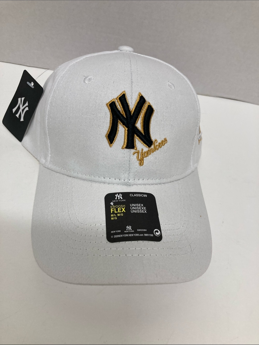 New York Yankee Women’s Hat Cap one size white Gold Black